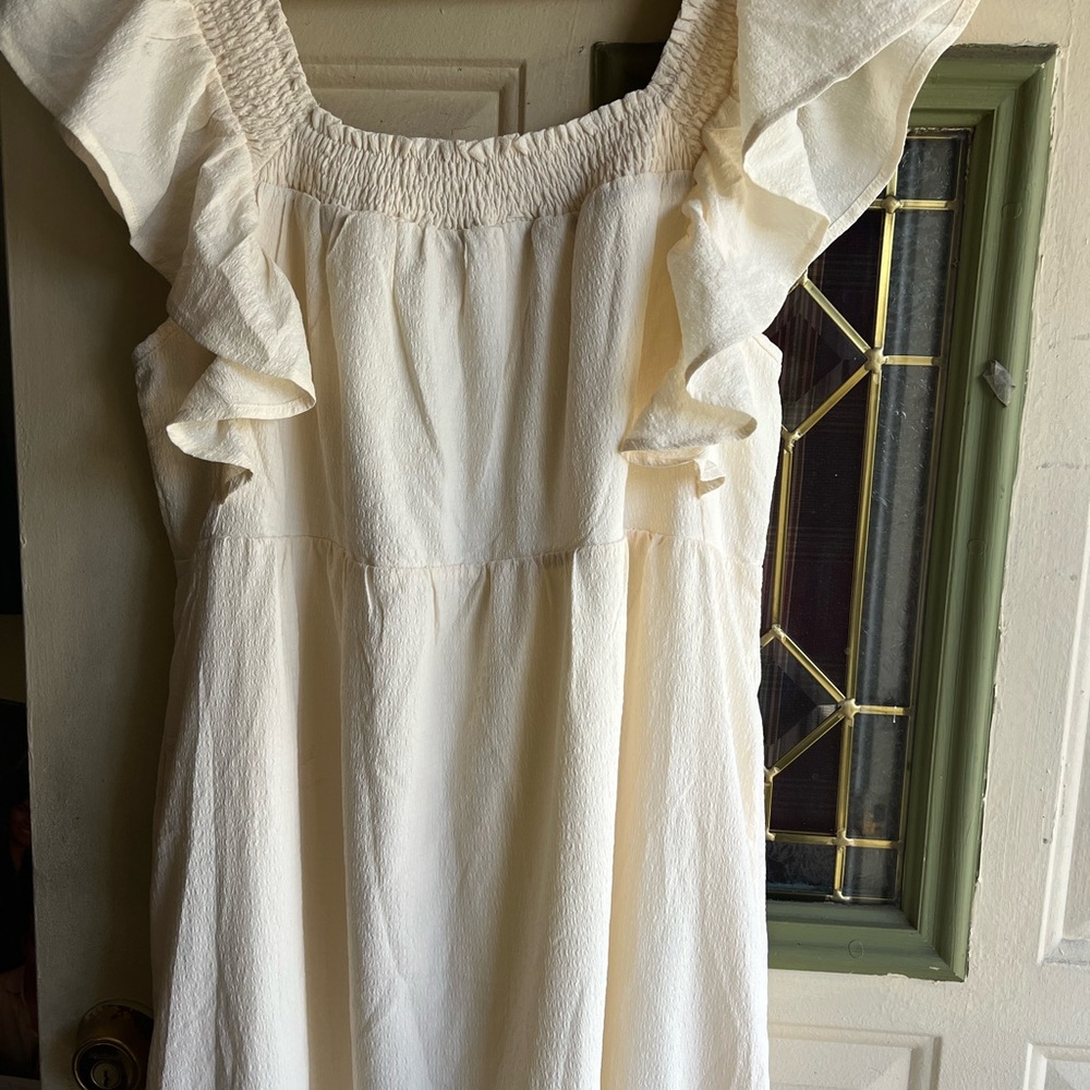Elegant Cream Dress 
Size L - Picture 8 of 12